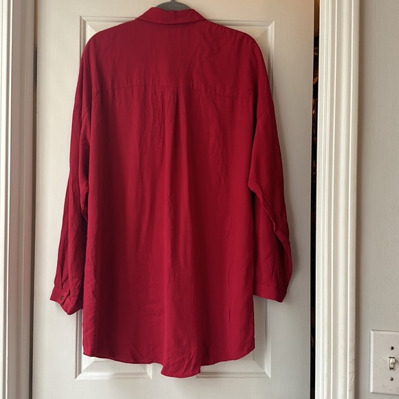 J Jill red long sleeve rayon button down large with pockets - Picture 2 of 5